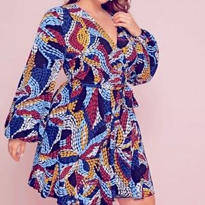 V-neck sleeve belted dress